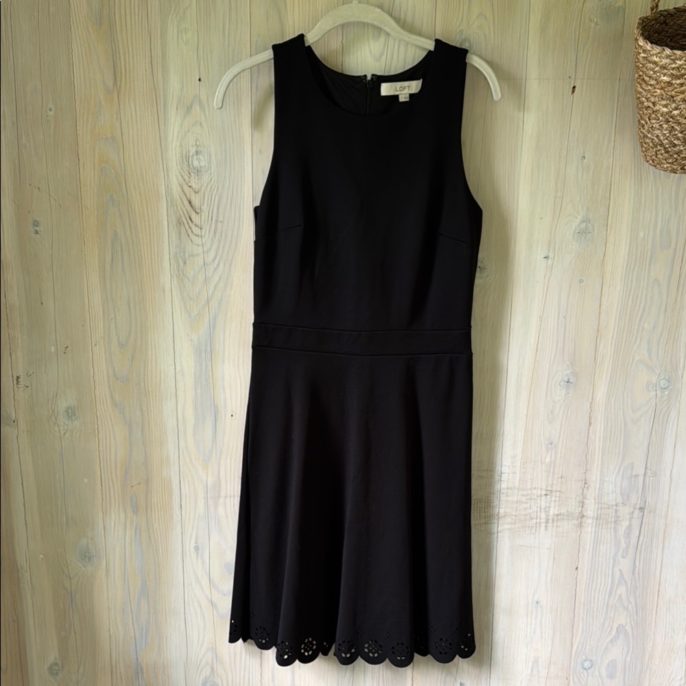 Ann Taylor Black Sleeveless Dress Size 2